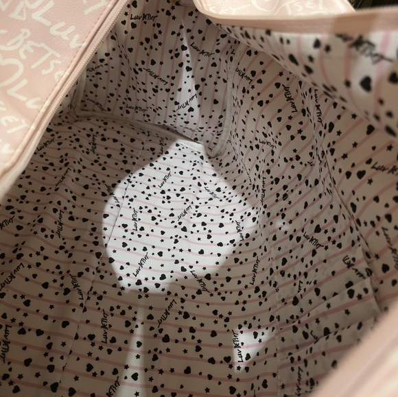 Luv Betsey By Betsey Johnson Weekender Travel Bag. - Picture 9 of 11